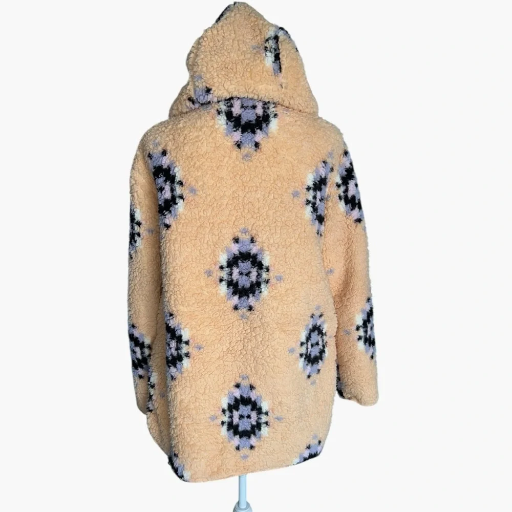 🌻Urban Outfitters Carmella Oversized Reversible Sherpa Jacket Size XS/S